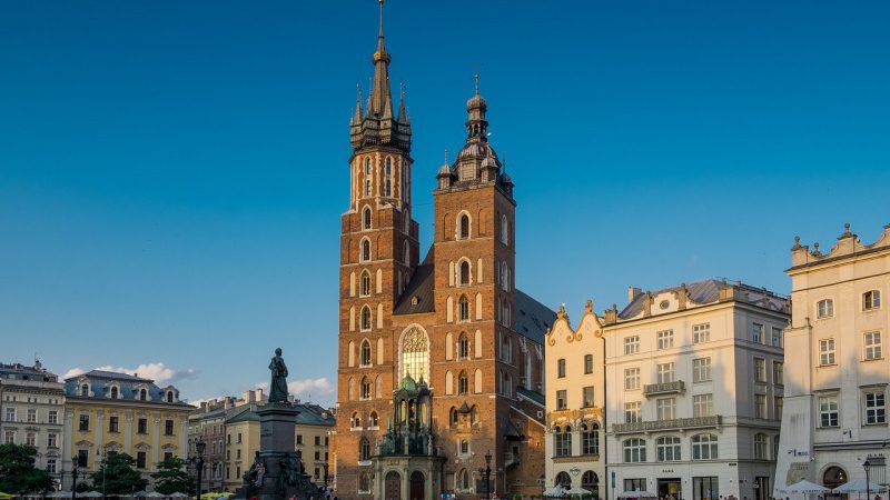domy obok krakowa